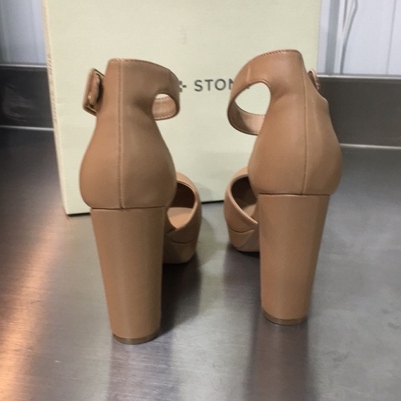 New WB Woman’s Sun + Stone High Heel - Picture 3 of 5